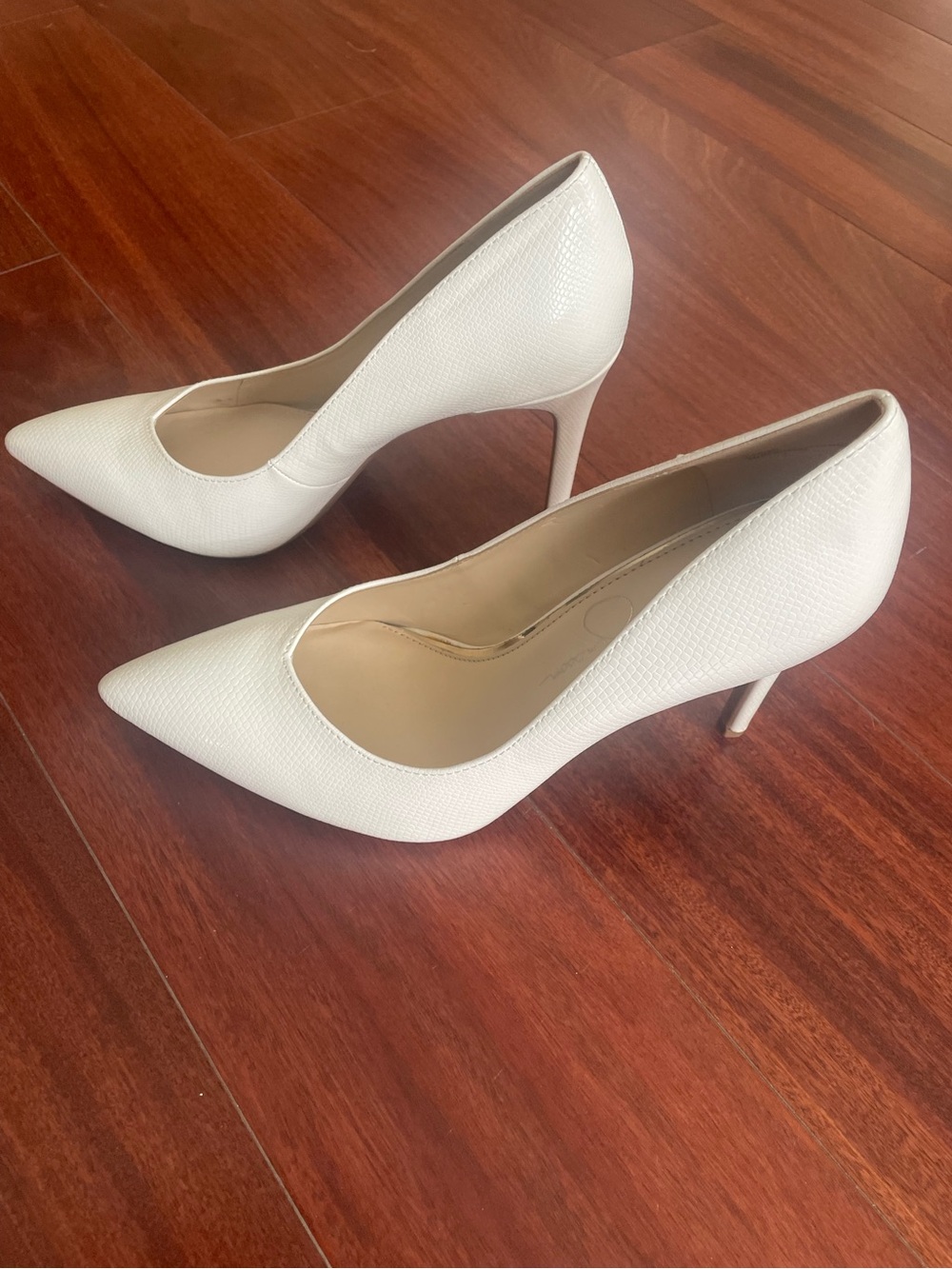 OFFERS OPEN! Size 8 heels white Jessica Simpson White Pointed Toe High Heels - Picture 10 of 11